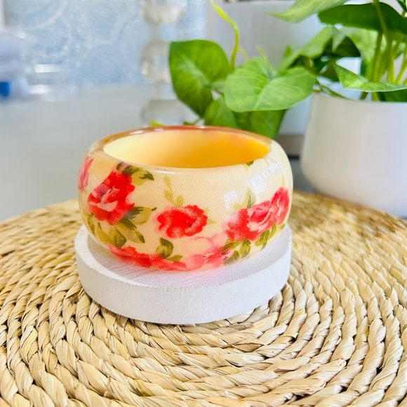 Vintage Floral Bracelet with Red and Cream Accents - Picture 2 of 11